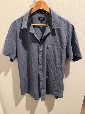 DKNY Men's Short Sleeve Button Front Performance Shirt with Zipper Pocket